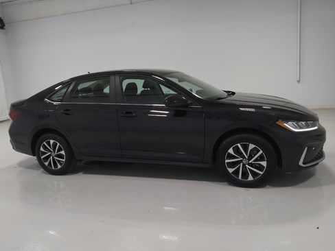 Used 2025 Volkswagen Jetta S FWD image 11