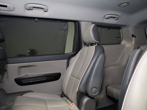 Used 2016 Kia Sedona SX FWD image 20