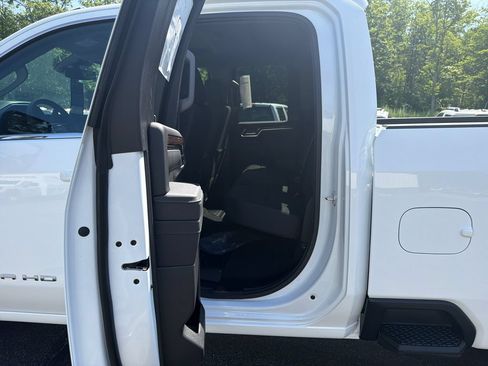 New 2026 GMC Sierra 2500 SLE w/ SLE Convenience Package AWD/4WD image 18