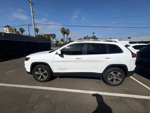 Used 2019 Jeep Cherokee Limited AWD/4WD image 6