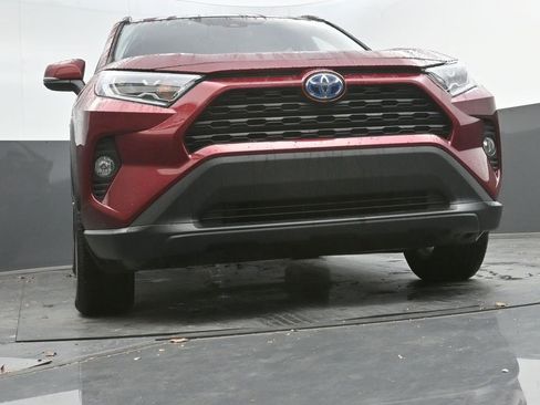Used 2020 Toyota RAV4 XLE image 26