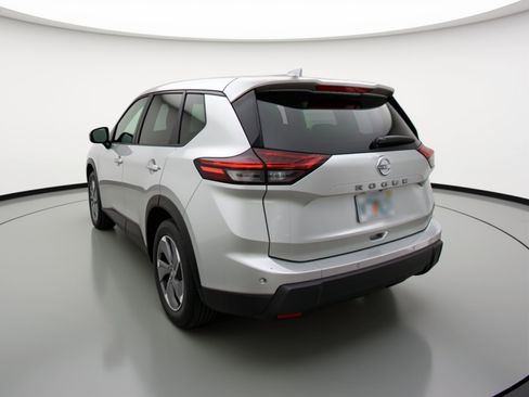 Used 2025 Nissan Rogue SV image 6