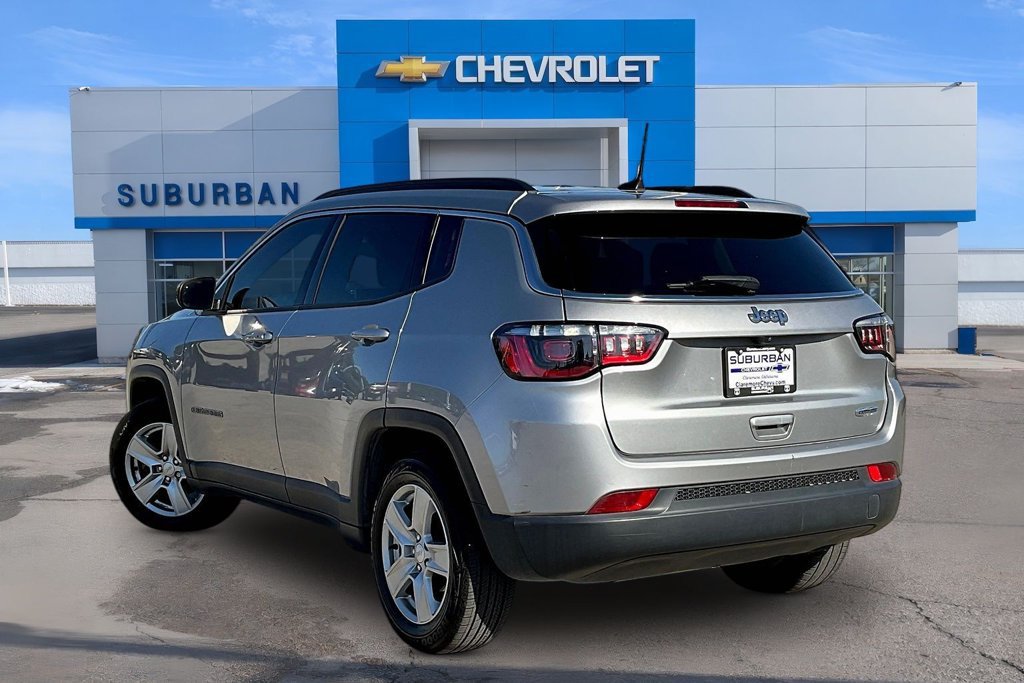 Used 2022 Jeep Compass Latitude FWD image 3