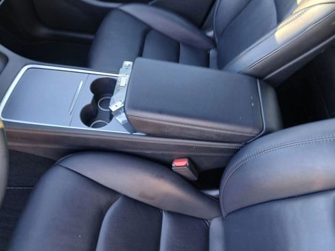 Used 2023 Tesla Model Y Long Range image 9