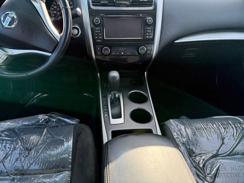 Used 2015 Nissan Altima 2.5 SV w/ Convenience Package image 11