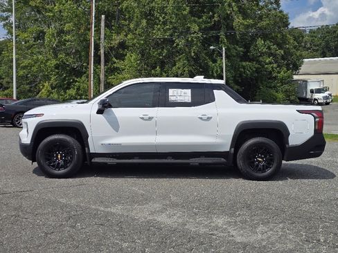 New 2026 Chevrolet Silverado EV LT image 18