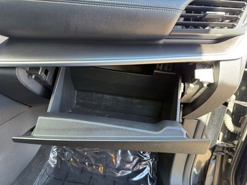 Used 2024 Nissan Rogue SV image 28