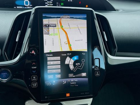 Used 2019 Toyota Prius Prime Advanced FWD image 9