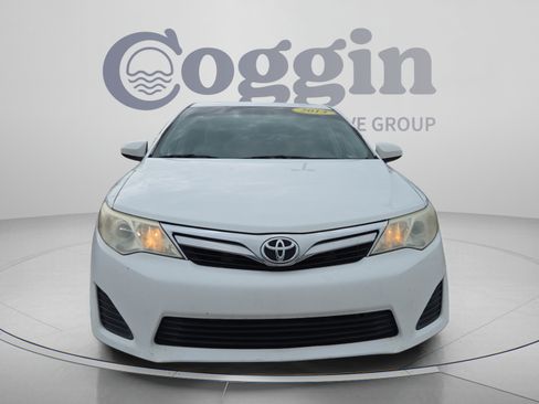 Used 2014 Toyota Camry LE FWD image 8