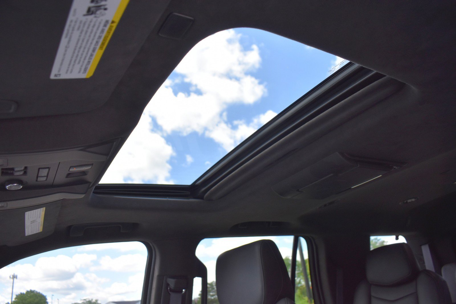 Used 2017 Cadillac Escalade Platinum AWD/4WD image 22