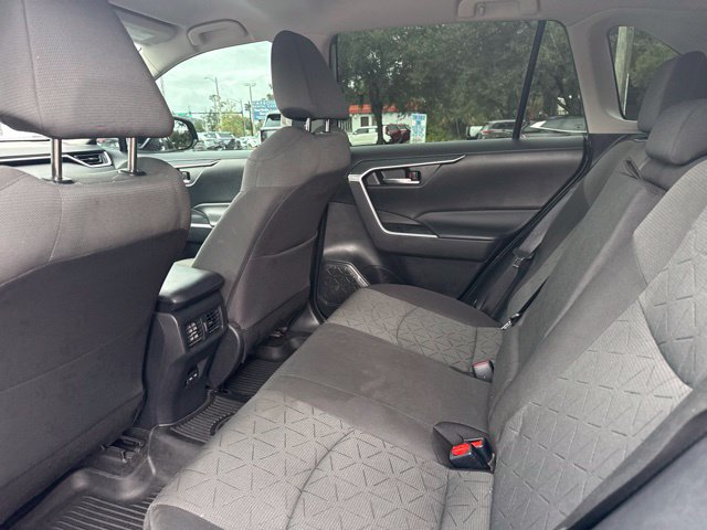 Used 2022 Toyota RAV4 XLE FWD image 10