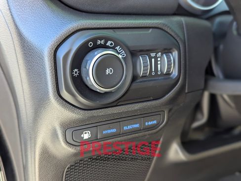 Used 2022 Jeep Wrangler Unlimited Rubicon 4xe w/ Safety Group AWD/4WD image 16