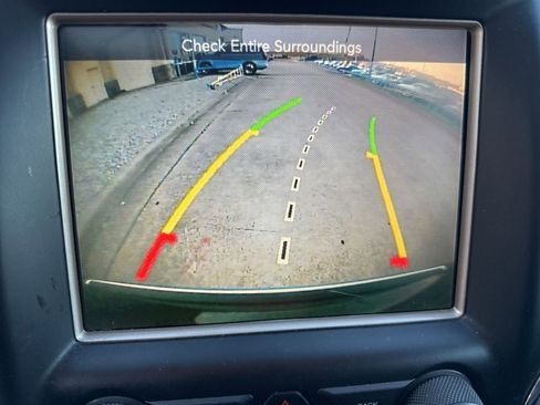 Used 2017 Jeep Grand Cherokee Limited image 27