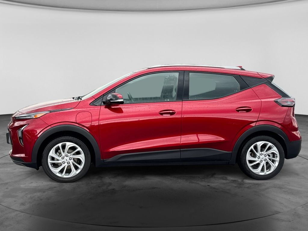 Used 2023 Chevrolet Bolt EUV LT w/ Comfort Package FWD image 6