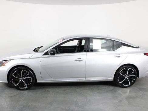 Certified 2024 Nissan Altima 2.5 SR image 11