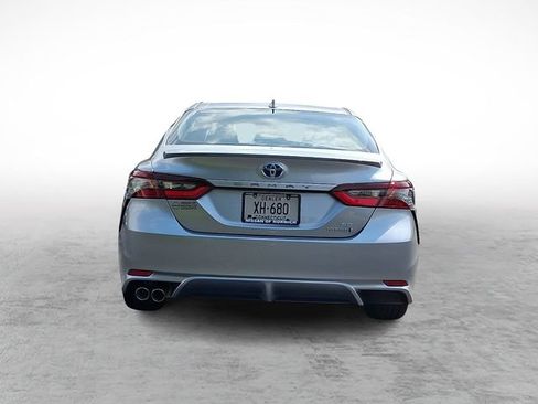 Used 2023 Toyota Camry SE FWD image 5