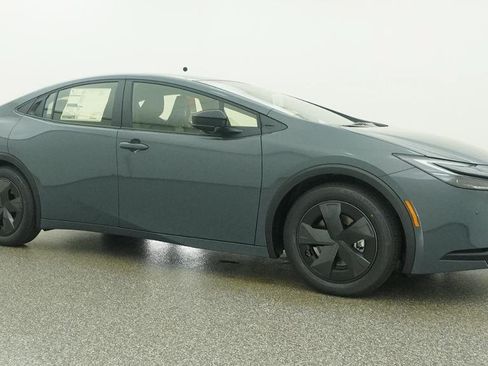 New 2026 Toyota Prius Plug-In Hybrid FWD image 11
