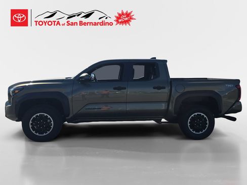 Certified 2025 Toyota Tacoma TRD Off-Road AWD/4WD image 2
