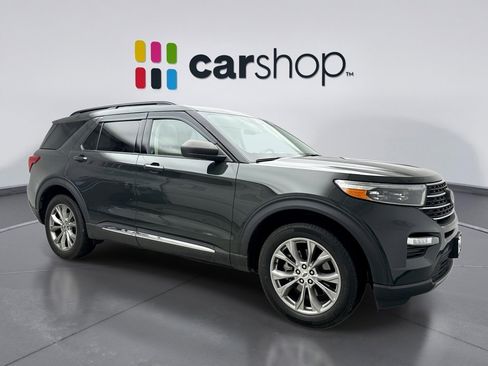Used 2023 Ford Explorer XLT w/ Equipment Group 202A image 7