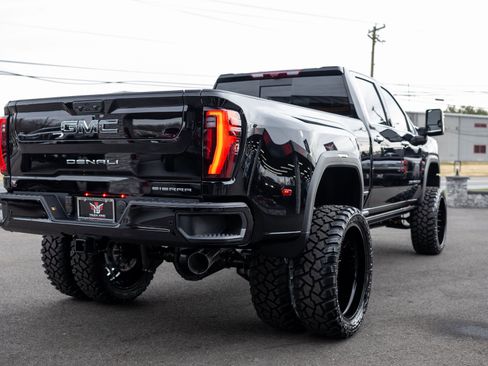 Used 2026 GMC Sierra 3500 Denali Ultimate image 18