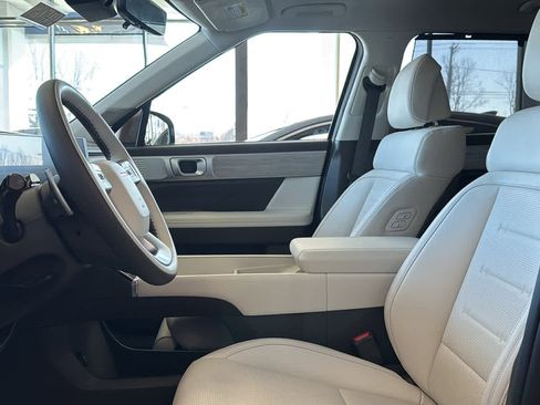 Used 2024 Hyundai Santa Fe Calligraphy image 9