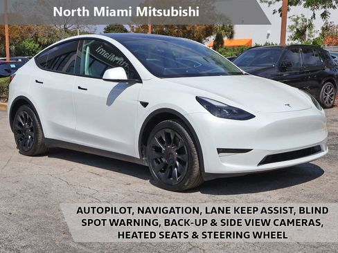 Used 2024 Tesla Model Y Long Range AWD/4WD image 1
