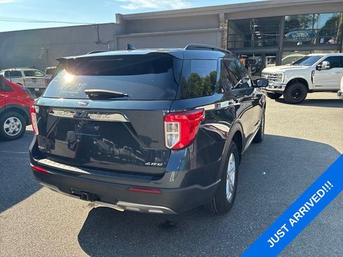 Used 2022 Ford Explorer XLT w/ Equipment Group 202A AWD/4WD image 16