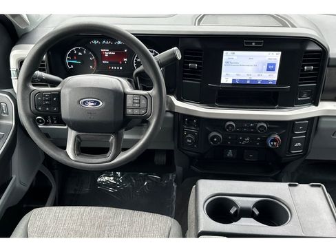 Used 2025 Ford F250 XLT image 16