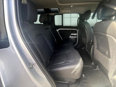 Used 2023 Land Rover Defender 110 S image 27