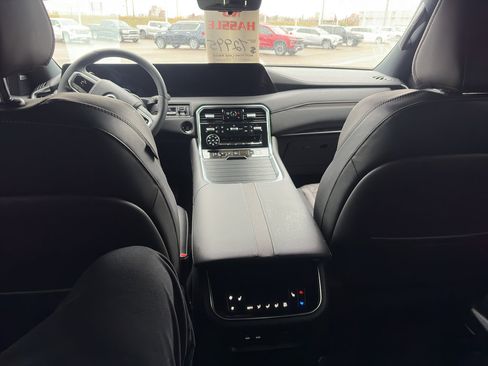 Used 2025 Nissan Armada Platinum Reserve image 14