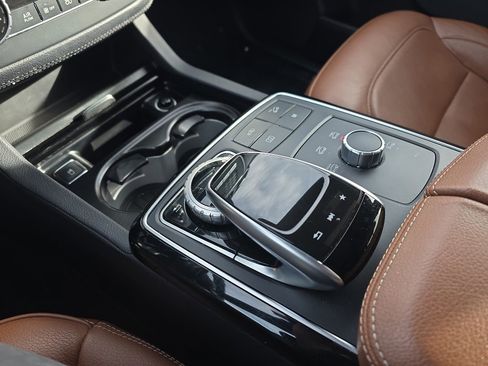 Used 2017 Mercedes-Benz GLS 550 4MATIC image 32