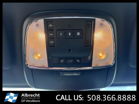 Used 2018 Jeep Grand Cherokee Limited AWD/4WD image 29