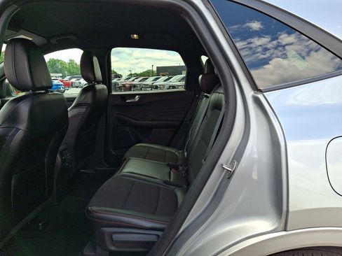 Used 2024 Ford Escape ST-Line w/ Tech Pack #1 FWD image 10