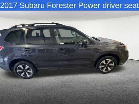 Used 2017 Subaru Forester 2.5i Premium w/ All-Weather Package image 10