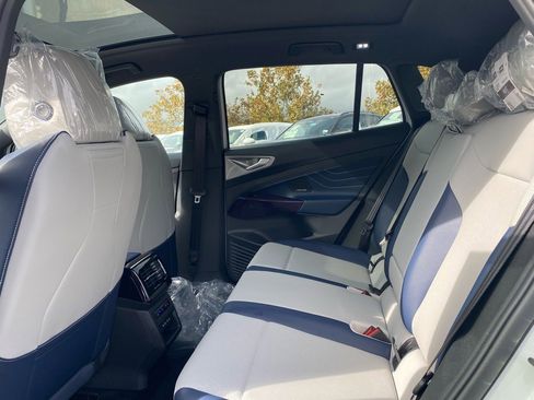 New 2025 Volkswagen ID.4 Pro image 10