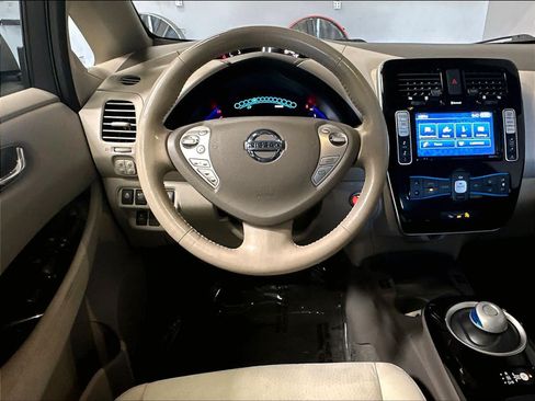 Used 2015 Nissan Leaf SV w/ LED & Quick Charge Package FWD image 8
