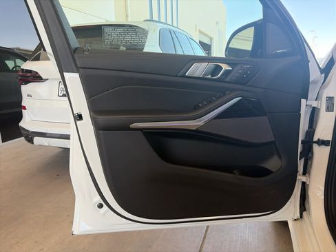 New 2026 BMW X7 M60i AWD/4WD image 10
