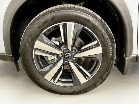 Used 2024 Nissan Rogue SL image 8