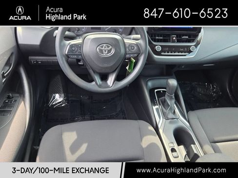 Used 2025 Toyota Corolla LE FWD image 2