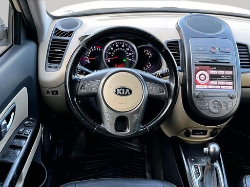Used 2013 Kia Soul ! w/ Premium Pkg FWD image 6