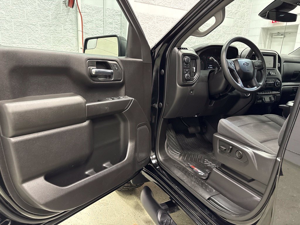 Used 2024 Chevrolet Silverado 1500 Custom Trail Boss w/ LPO, Dark Essentials Package AWD/4WD image 15