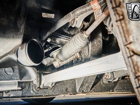 Used 2013 SRT Viper GTS w/ GTS Laguna Interior Pkg image 25