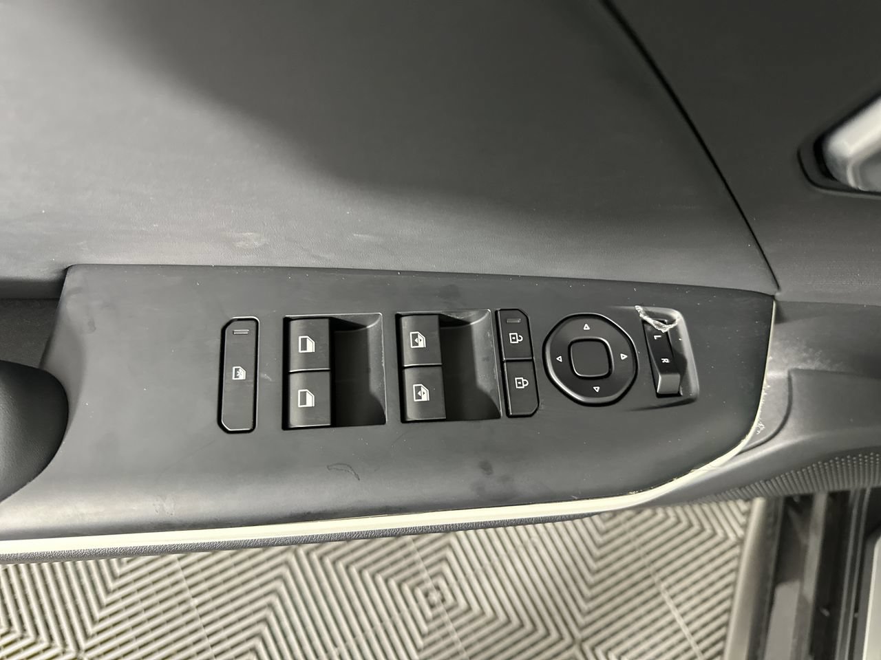 New 2027 Kia K4 GT-Line FWD image 3