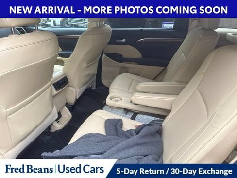 Used 2018 Toyota Highlander Limited Platinum AWD/4WD image 10