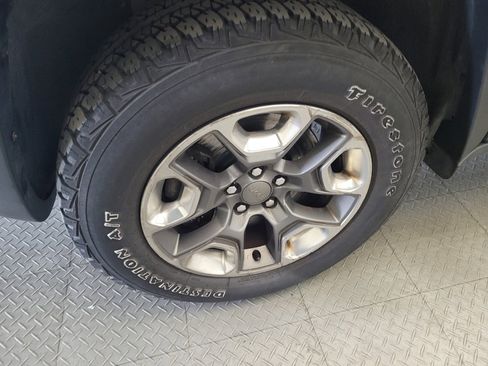 Used 2019 Jeep Cherokee Trailhawk w/ Comfort/Convenience Group image 31