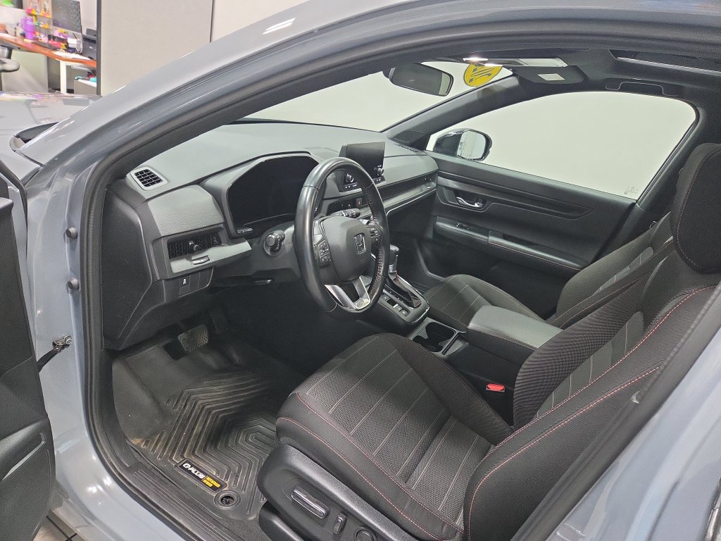 Used 2025 Honda CR-V Sport image 29