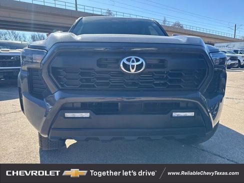 Used 2025 Toyota Tacoma SR5 image 2