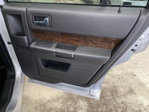 Used 2018 Ford Flex Limited image 15