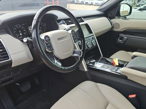 Used 2018 Land Rover Discovery HSE image 27