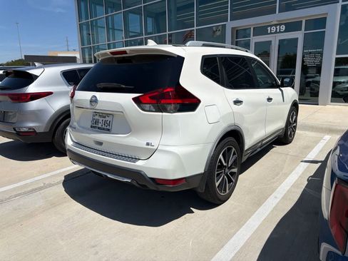 Used 2018 Nissan Rogue SL w/ Premium Package FWD image 3